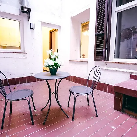 Secret Courtyard Apartament *